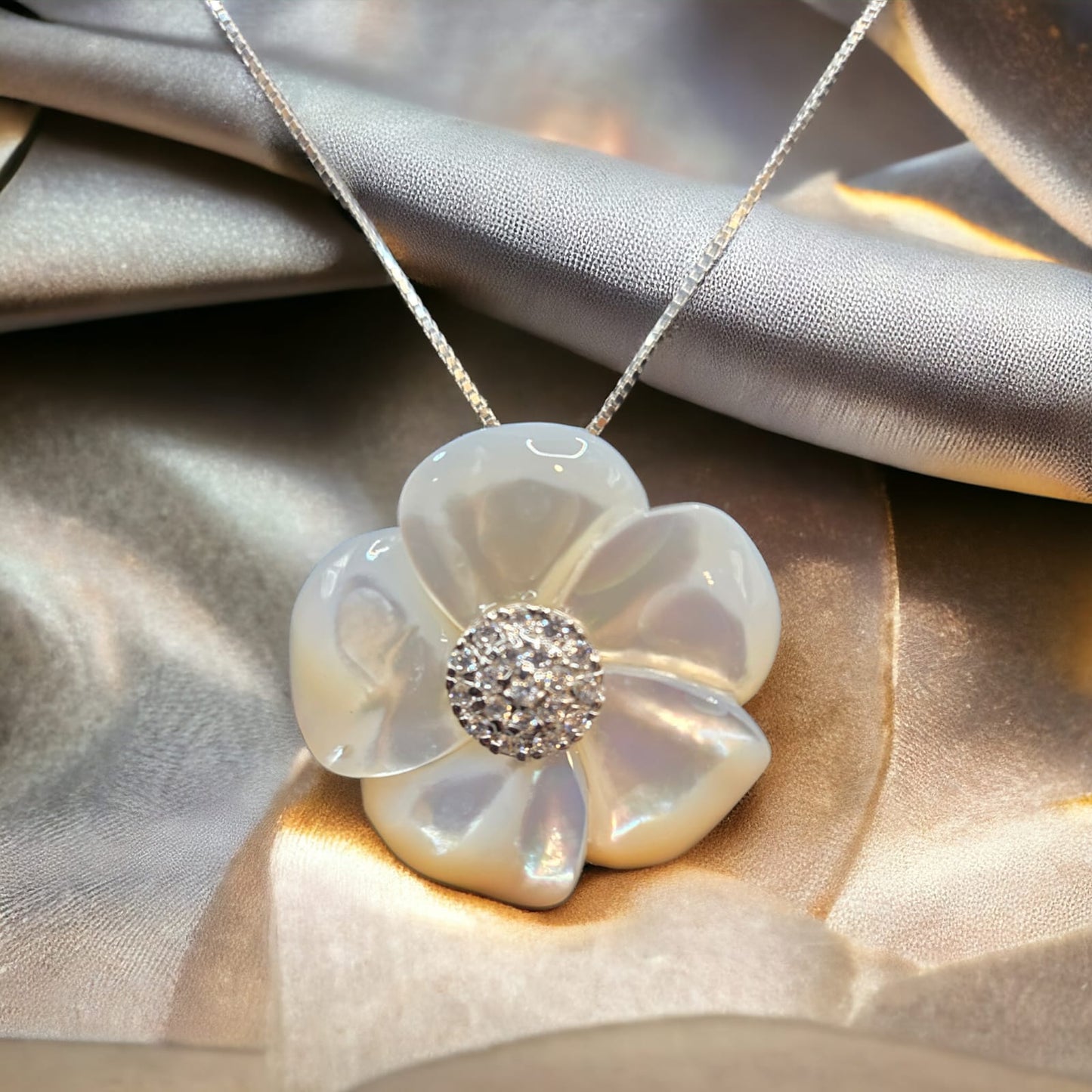 Necklace Mother Of Pearl Flower