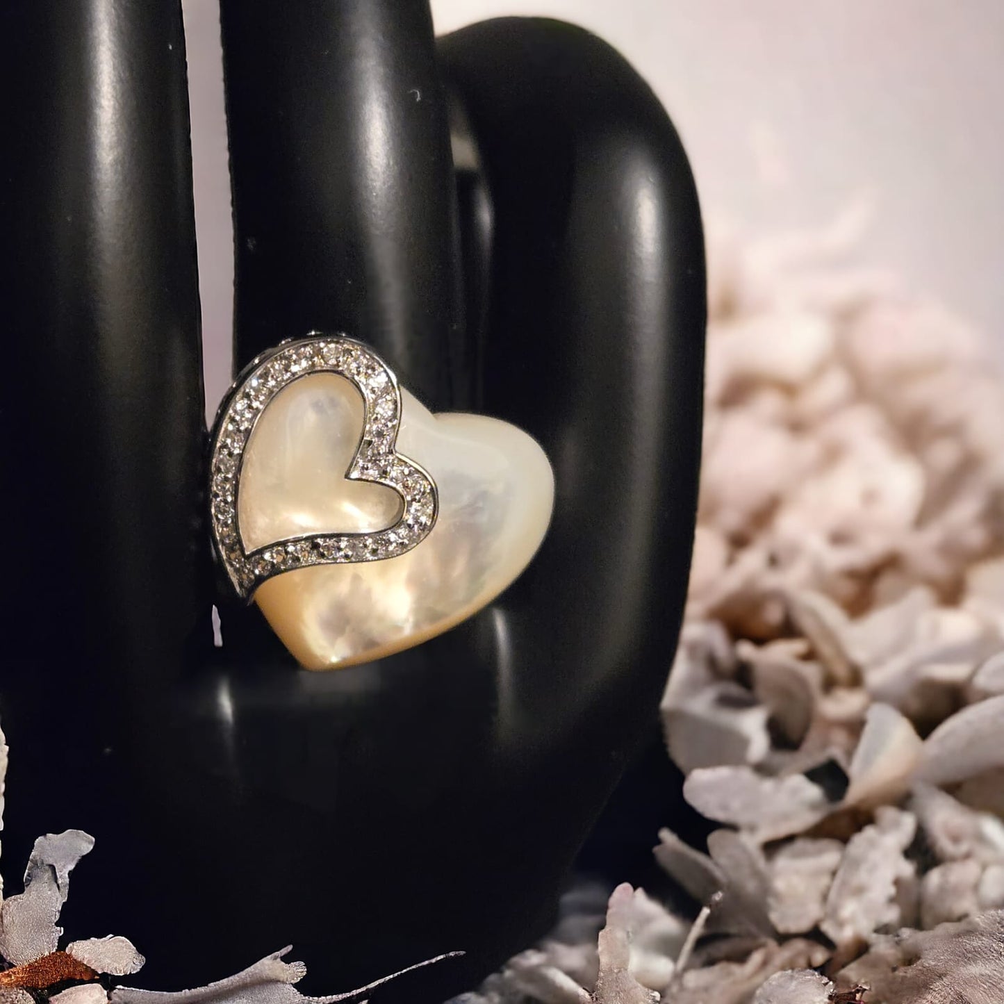 Mother Of Pearl Ring "HEARTS ON PEARL"