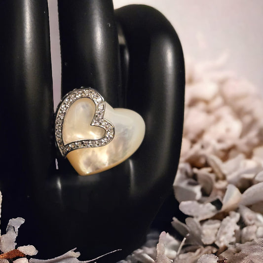Mother Of Pearl Ring "HEARTS ON PEARL"