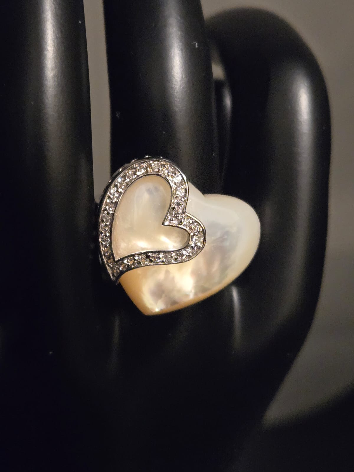 Mother Of Pearl Ring "HEARTS ON PEARL"