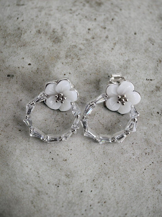 Earring Mother of Pearl flower Baguette